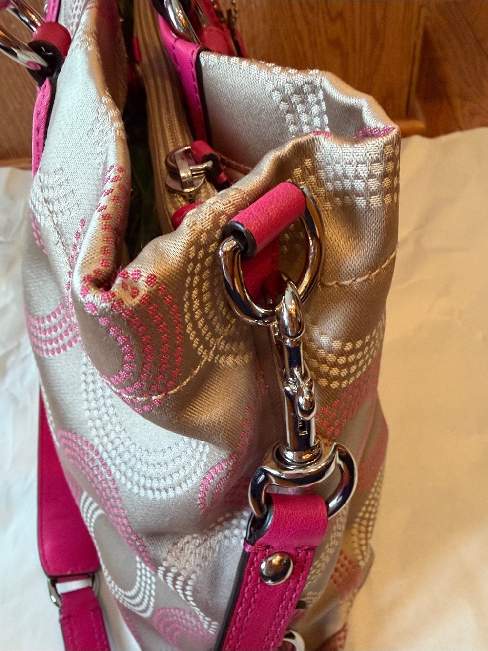 Vintage Y2K Coach Pink Signature Circle Tote with Matching Wristlet - Picture 5 of 11